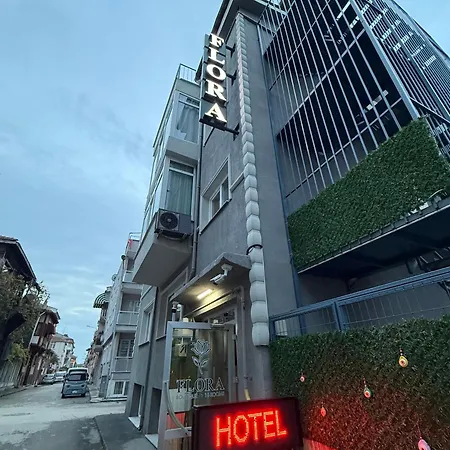 Hotel Flora 16 *